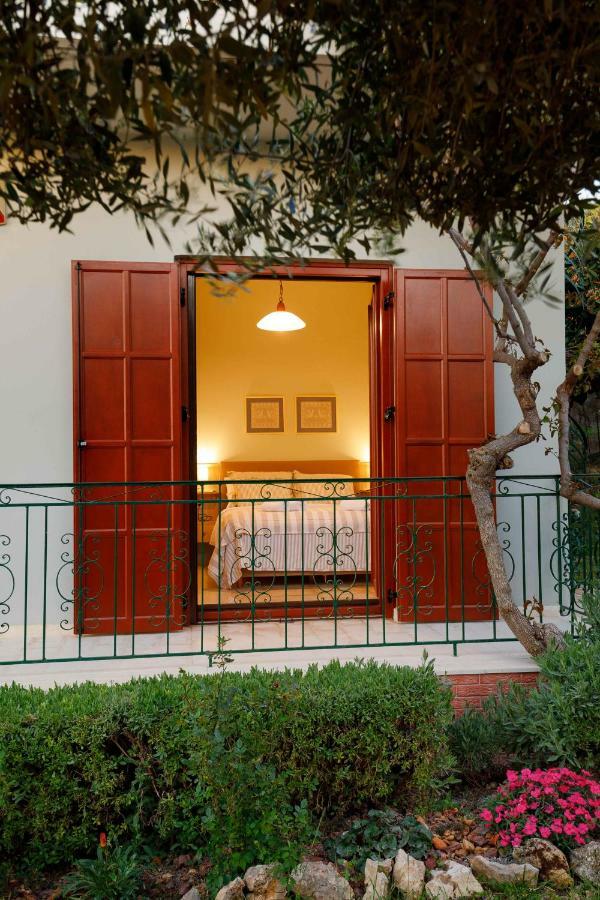 Lily'S Cottage Platanes  Exterior photo